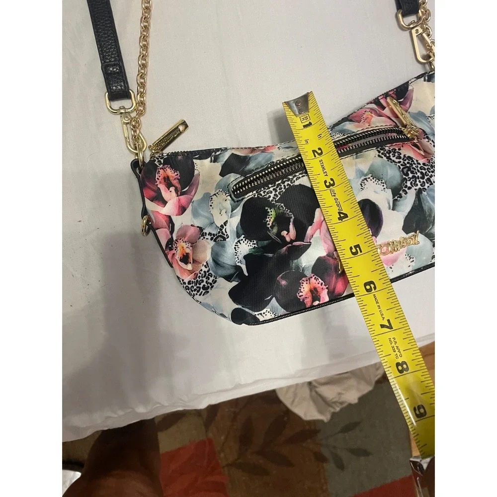 Betsey Johnson cross body floral print - Pretty Floral Print On Black